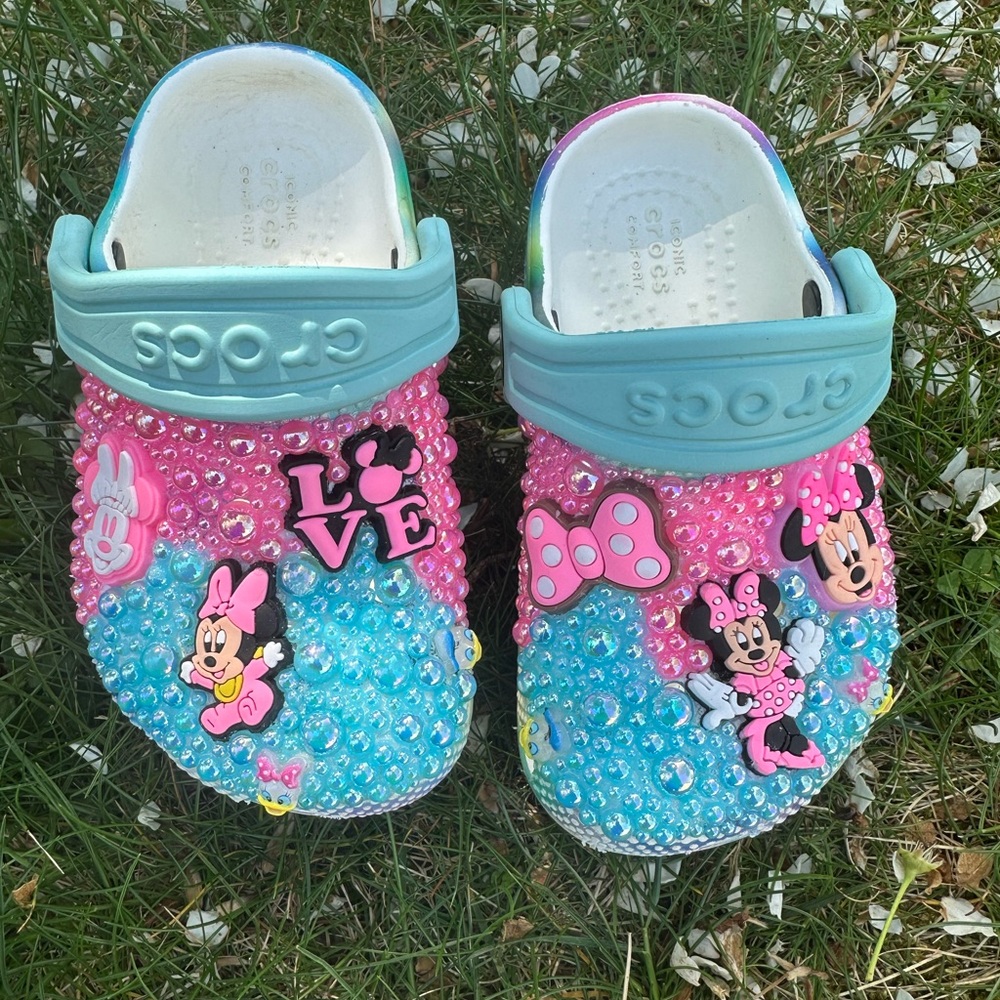 Crocs Kids' Blue and Pink Clogs with Minnie Mouse Design